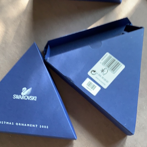 Swarovski 2005 Annual Snowflake Christmas Ornament - Picture 4 of 5